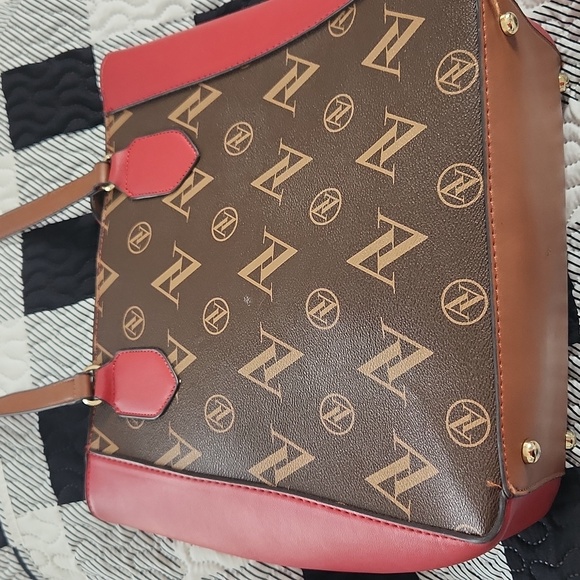 Purse - Picture 4 of 4